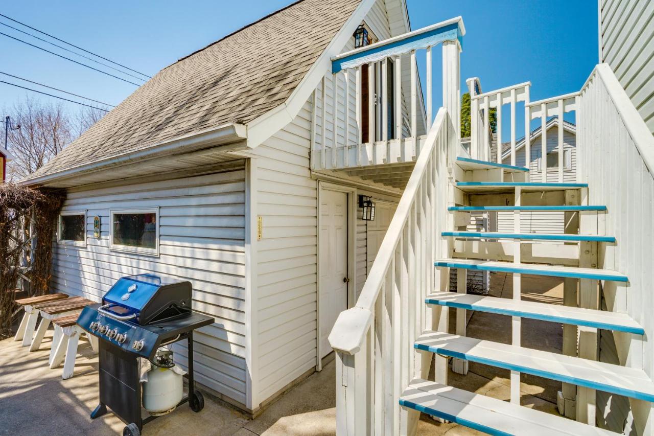 Lake Pepin Waterfront Cottage - Steps to Beach! - B&B