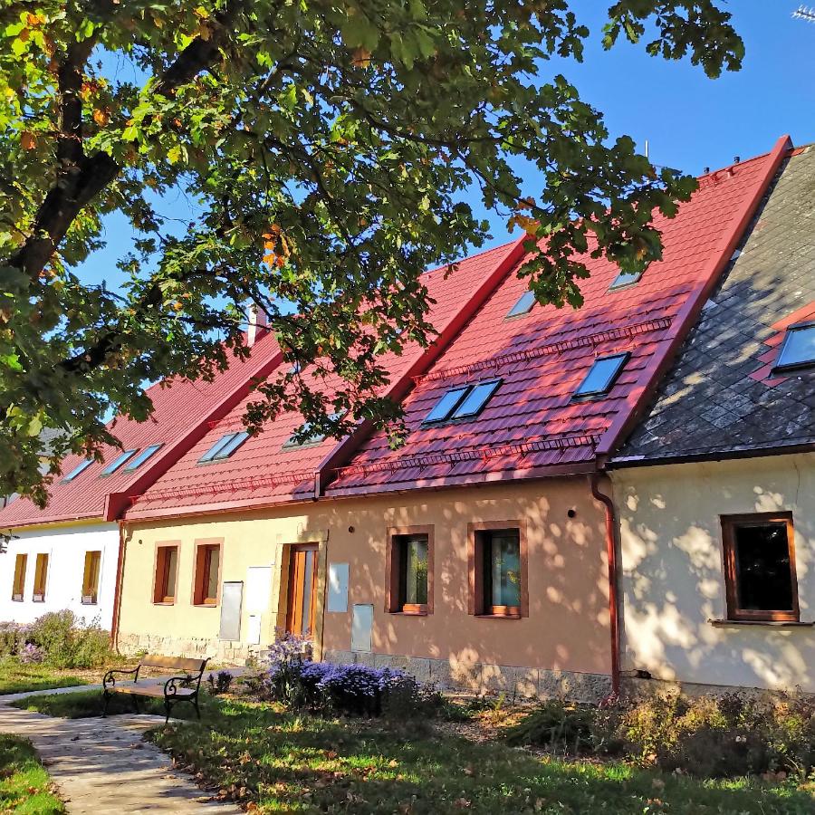 Apartmány Monastery Suites Žireč - B&B