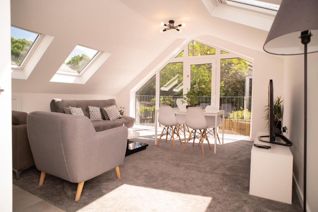 B&B Kidlington - Walnut Flats-F3, 1-Bedroom with Stunning Garden View, AC, Parking, Netflix, WIFI - Close to Oxford, Bicester & Blenheim Palace - Bed and Breakfast Kidlington