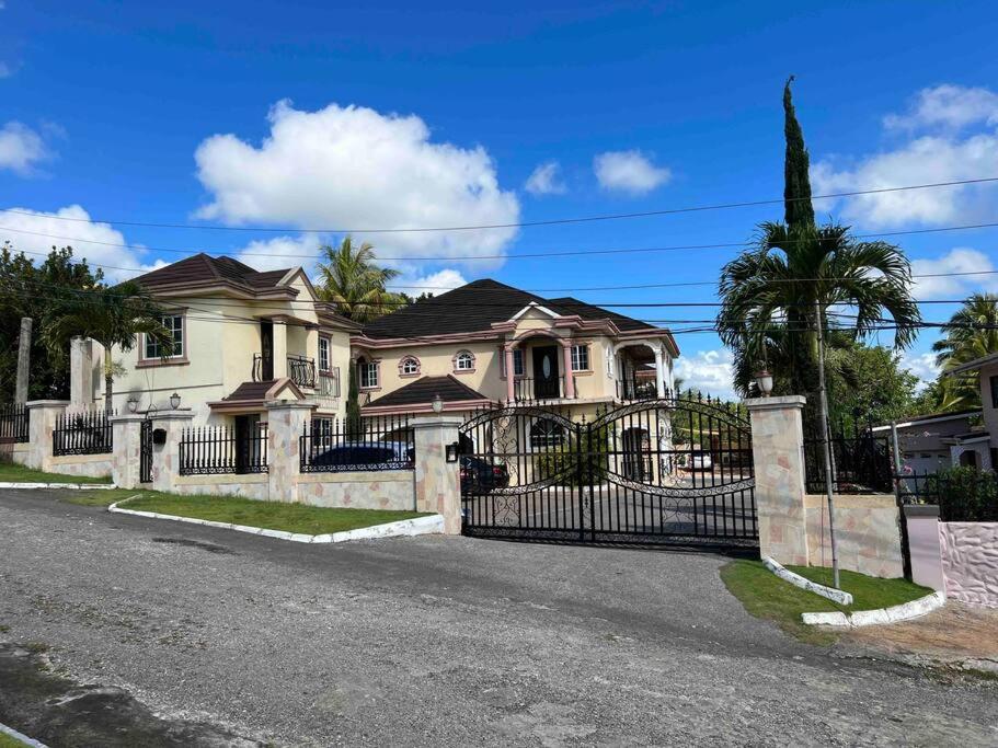 Mandeville Vacation Home - Bed and Breakfast Mandeville