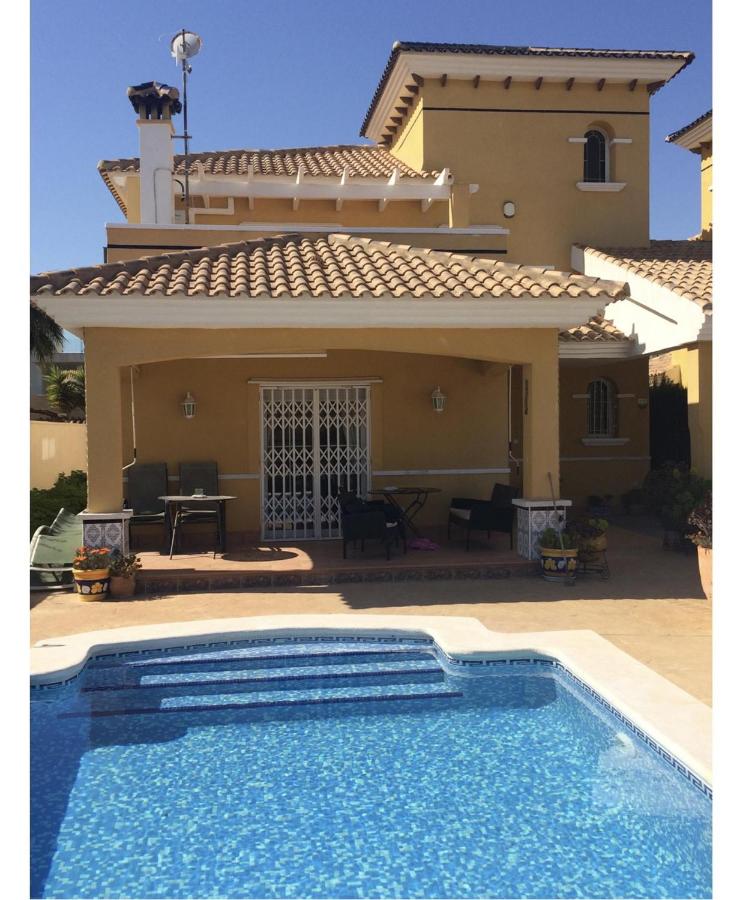 Inviting 4-Bed Villa in Orihuela - B&B