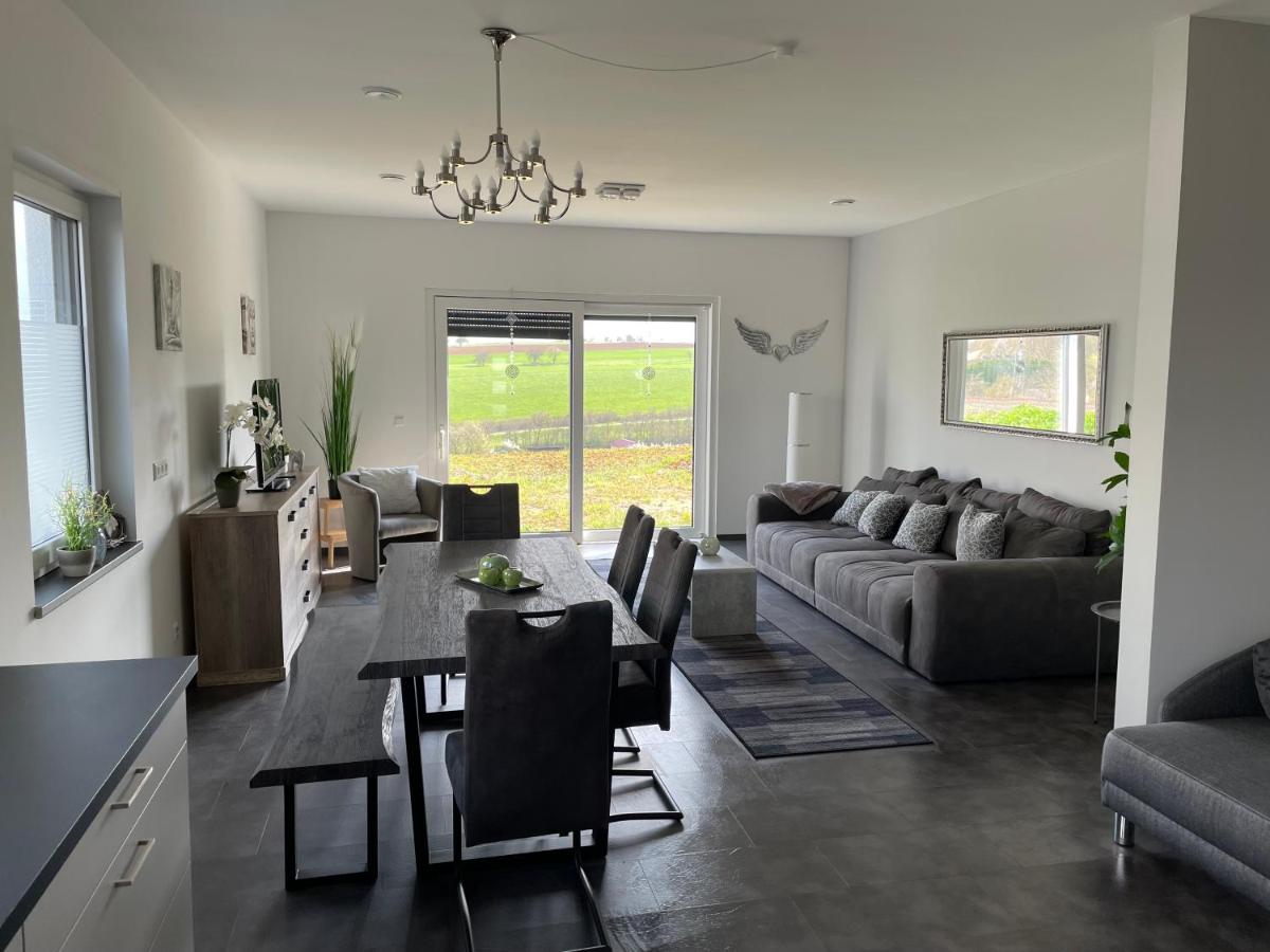 Haus Schloßblick - Ferienwohnung