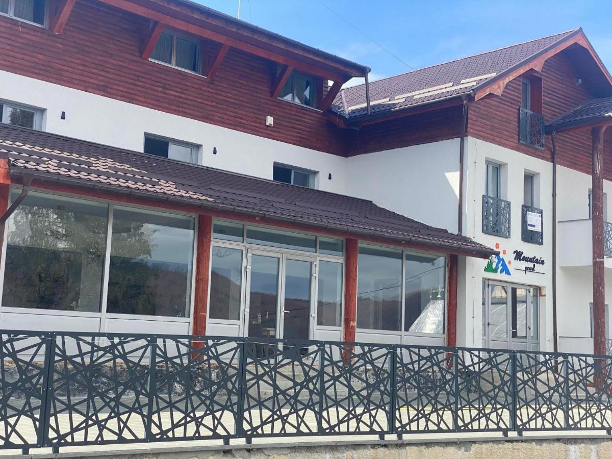 Pensiunea Mountain Pearl - B&B Deseşti