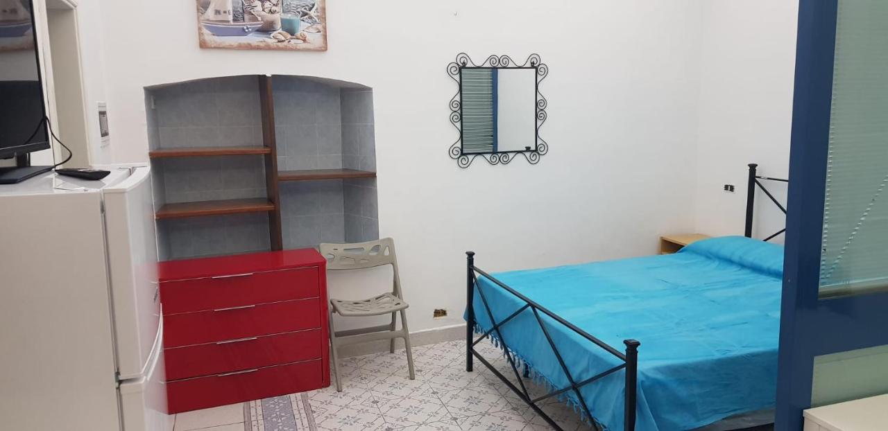 RUBINO a 2 minuti a piedi dal centro e 10 minuti dalla spiaggia - B&B