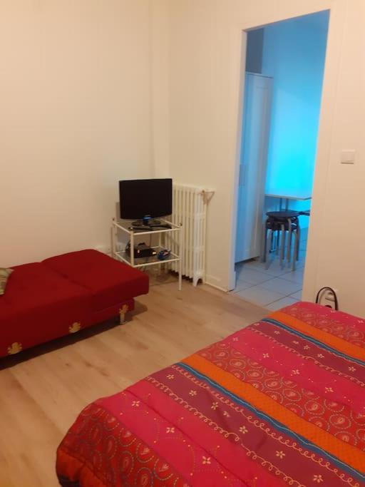 le plein soleil a Neuilly plaisance - Bed and Breakfast