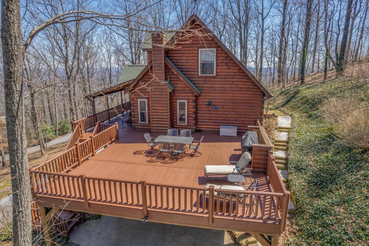 B&B Tryon - Huge Deck, Mountain Views And Pet Friendly - Bed and Breakfast Tryon