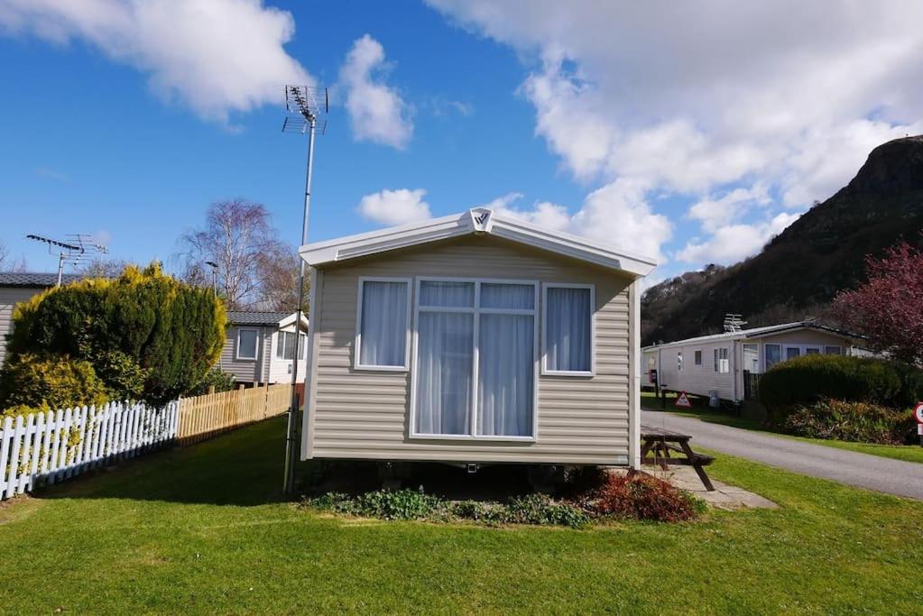 B&B Deganwy - Dave and Jan's Conwy Caravan-Bryn Morfa - Bed and Breakfast Deganwy