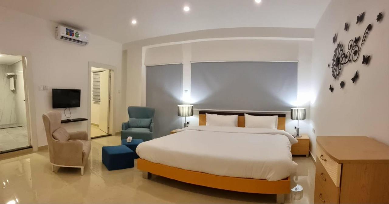 Studio Apartment
