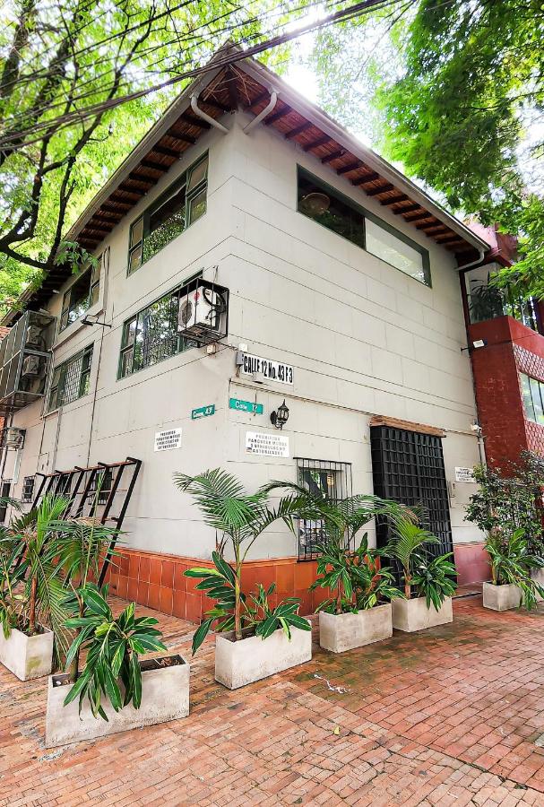 Vintage House With Jacuzzi In Manila - B&B Medellín