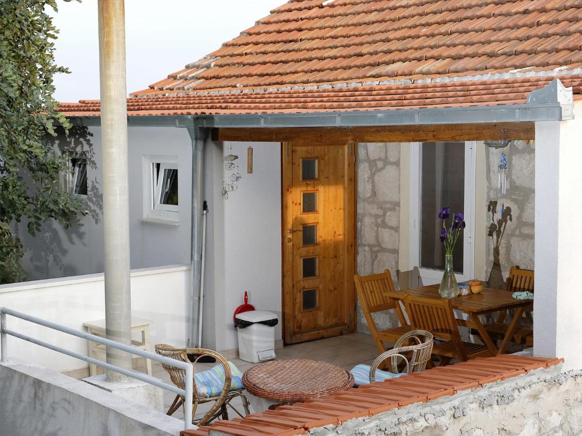 B&B Lastovo - Apartment Cacini Dvori - Bed and Breakfast Lastovo