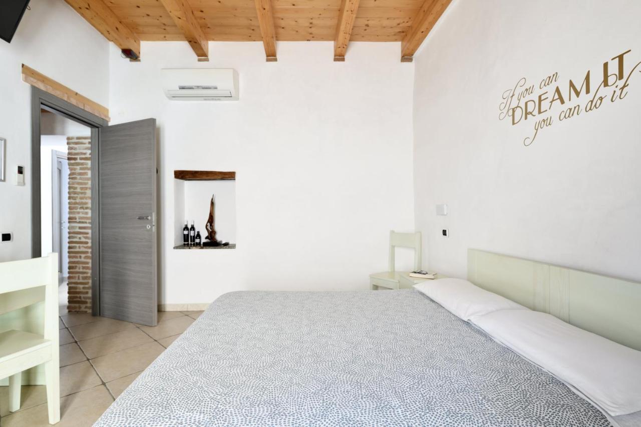 Doppel-/Zweibettzimmer mit Gemeinschaftsbad