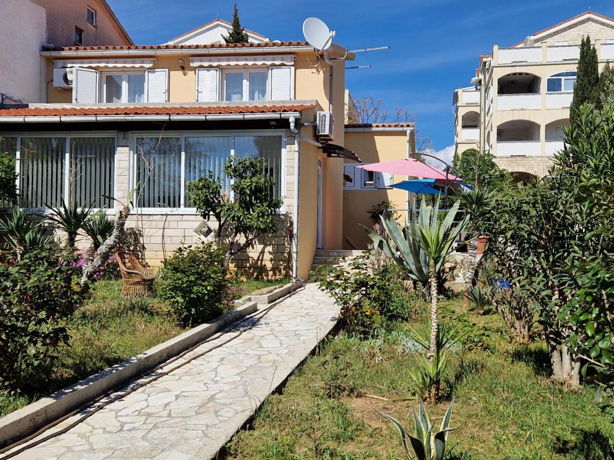 Sis&Bro-Novalja - B&B