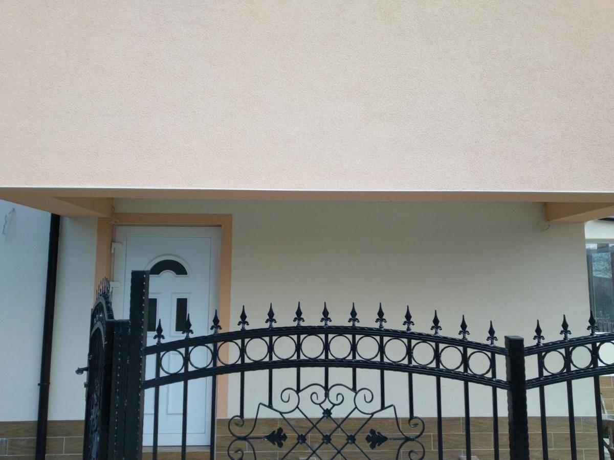 Апартаменти Детелини - Bed and Breakfast Primorsko