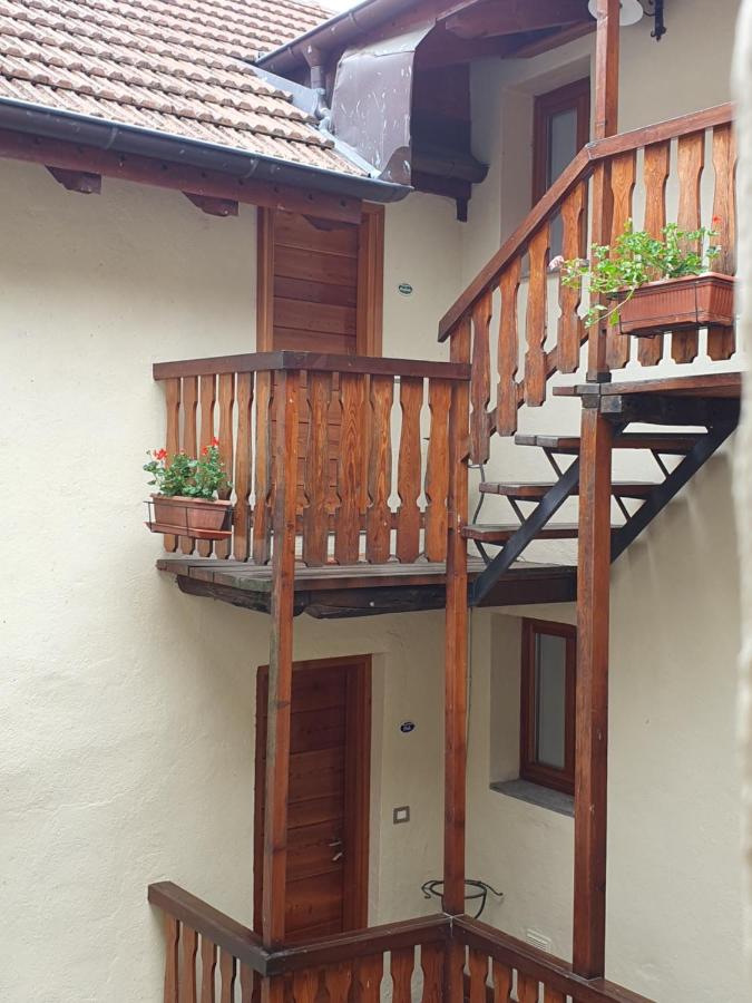 Appartamento con 2 Camere da Letto e Balcone