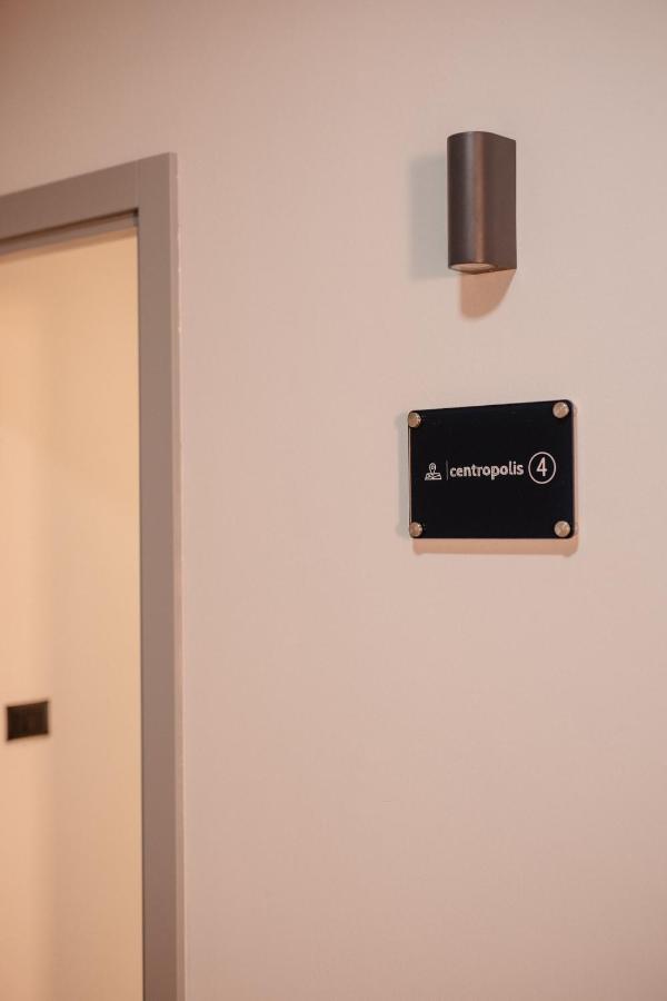 Camera Tripla con Vista Giardino