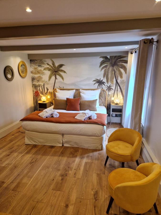 Bedroom 5: Double Room with Shower - Garden View