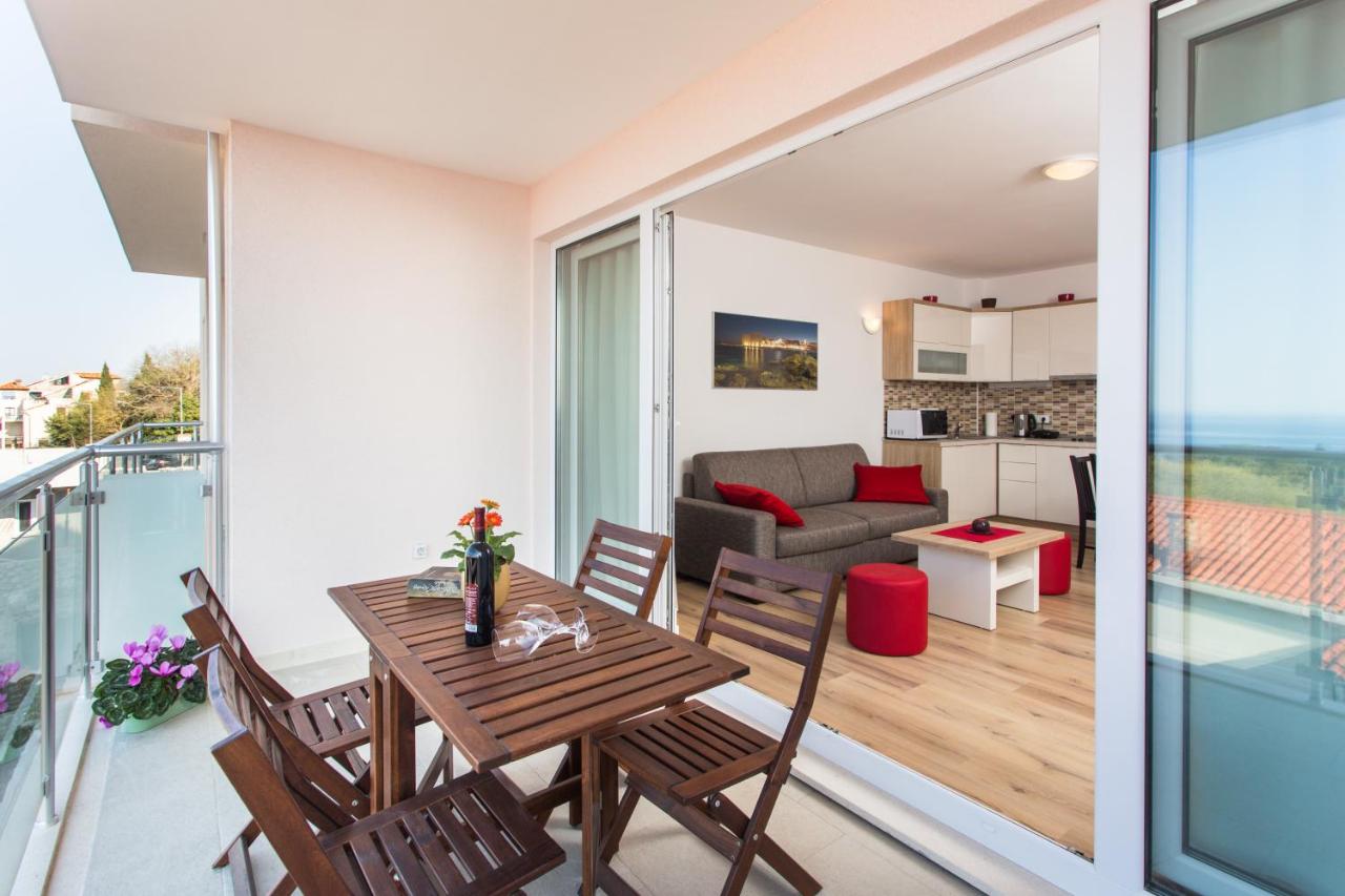 Deluxe Apartment mit 1 Schlafzimmer, Balkon und Meerblick - 1. Etage