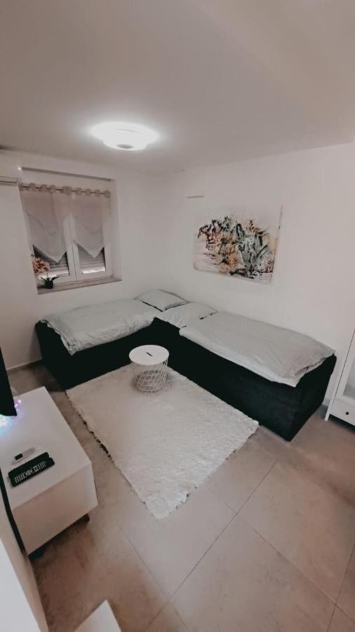Near beach studio - B&B Kutleše