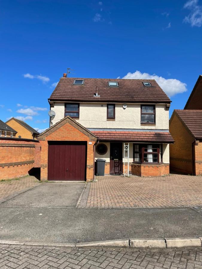 Large, Quiet, Sleeps 16, 4 bathrooms, Parking, Leicester - B&B Leicester