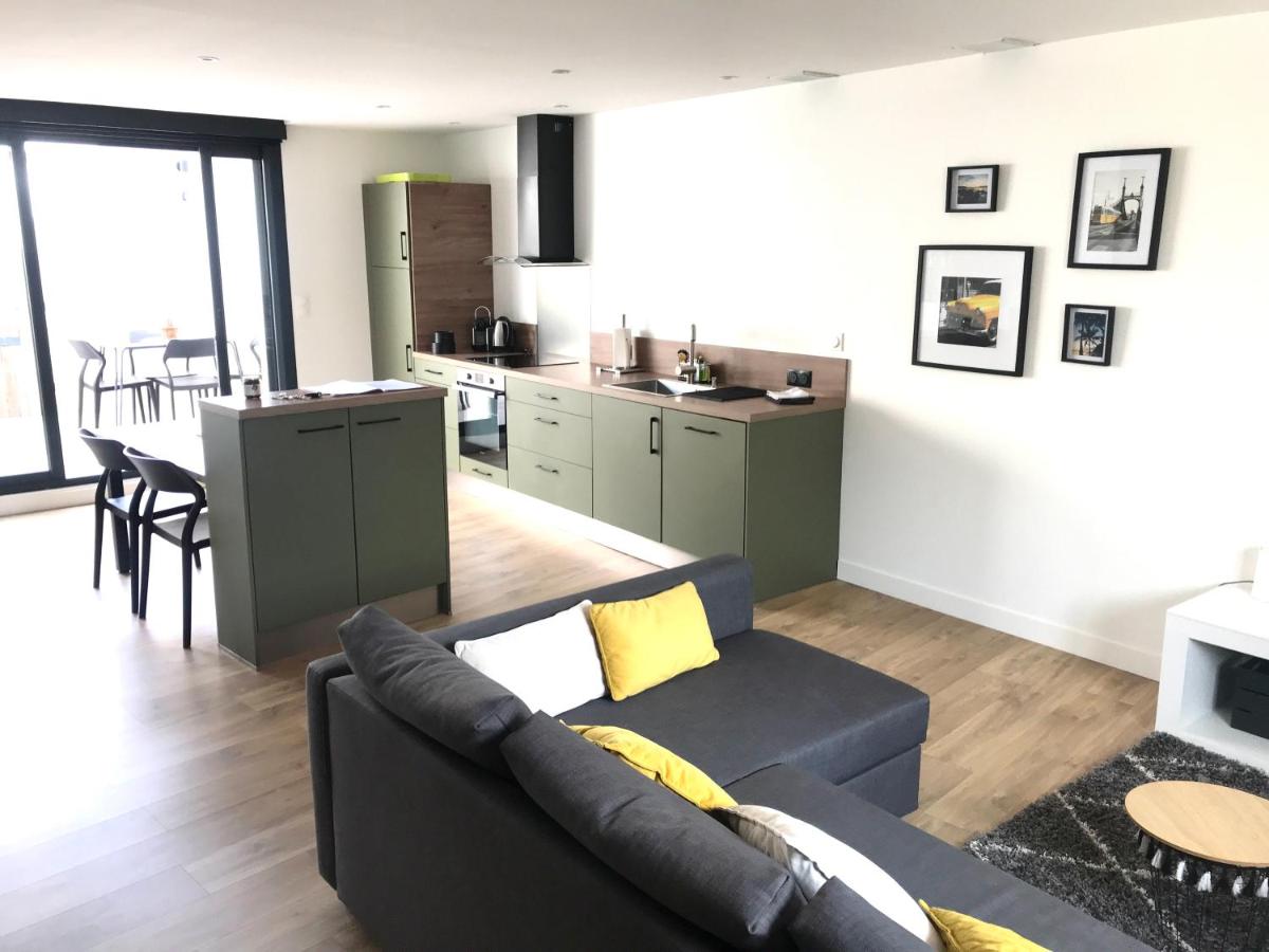 Agréable maison de village avec garage & terrasse - B&B Lespignan