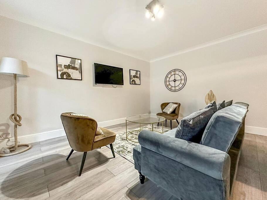 B&B London - New Cosy Luxury 3 Bedroom House in Battersea London - Bed and Breakfast London