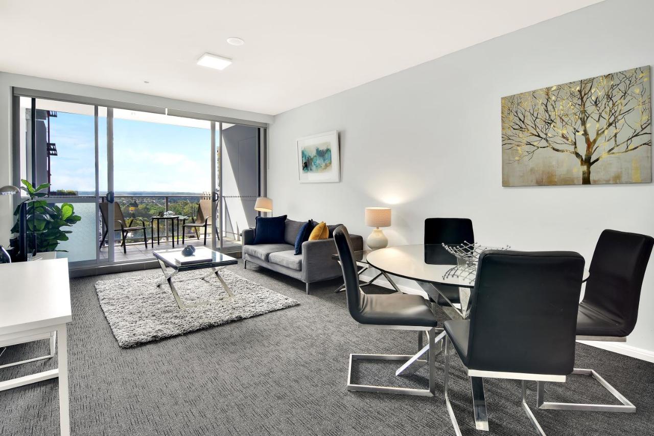 North Sydney Large Two Bedroom MIL2302 - B&B Sydney