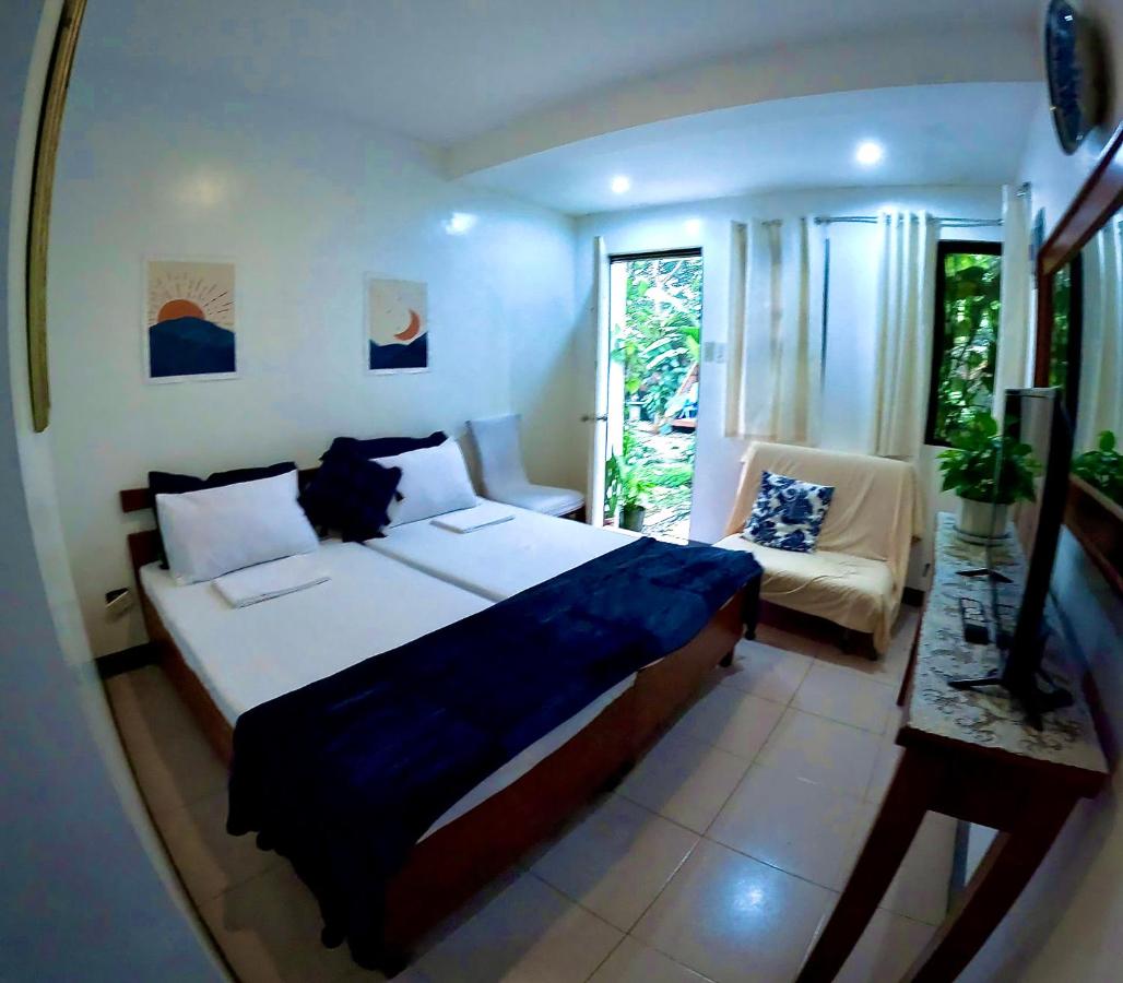 Queen Room with Garden View