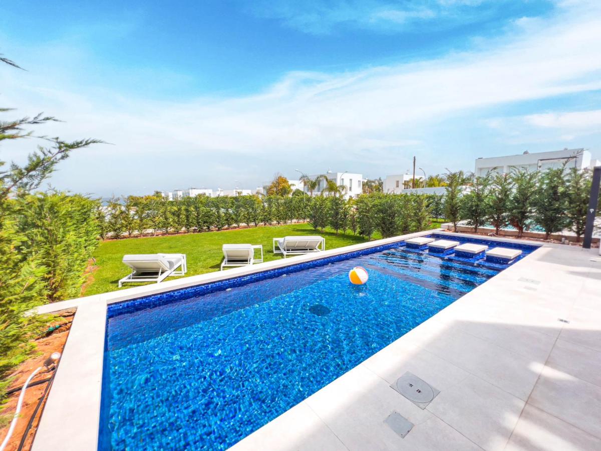 Azure Seaview - Jade Villa - Chambres d’hôtes Protaras