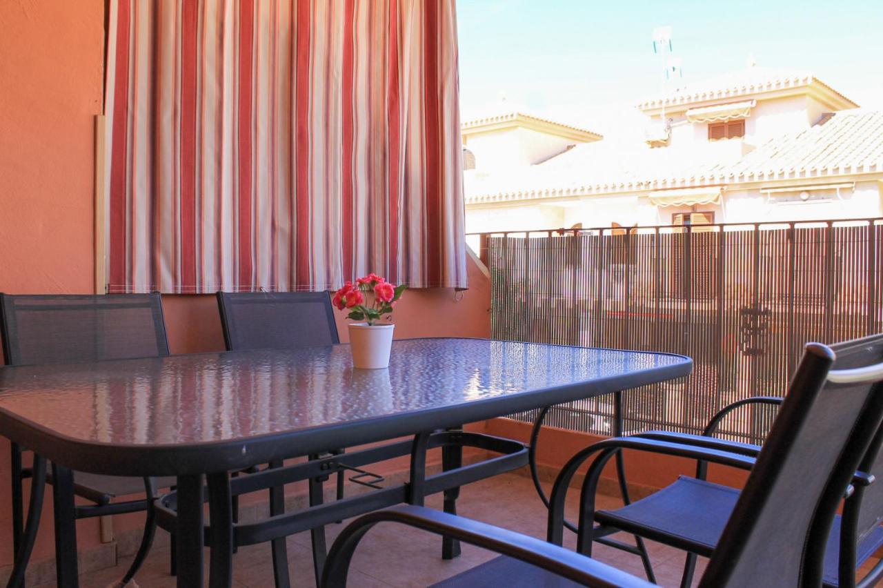 Centrally located 2 bed apartment los alcazares - B&B