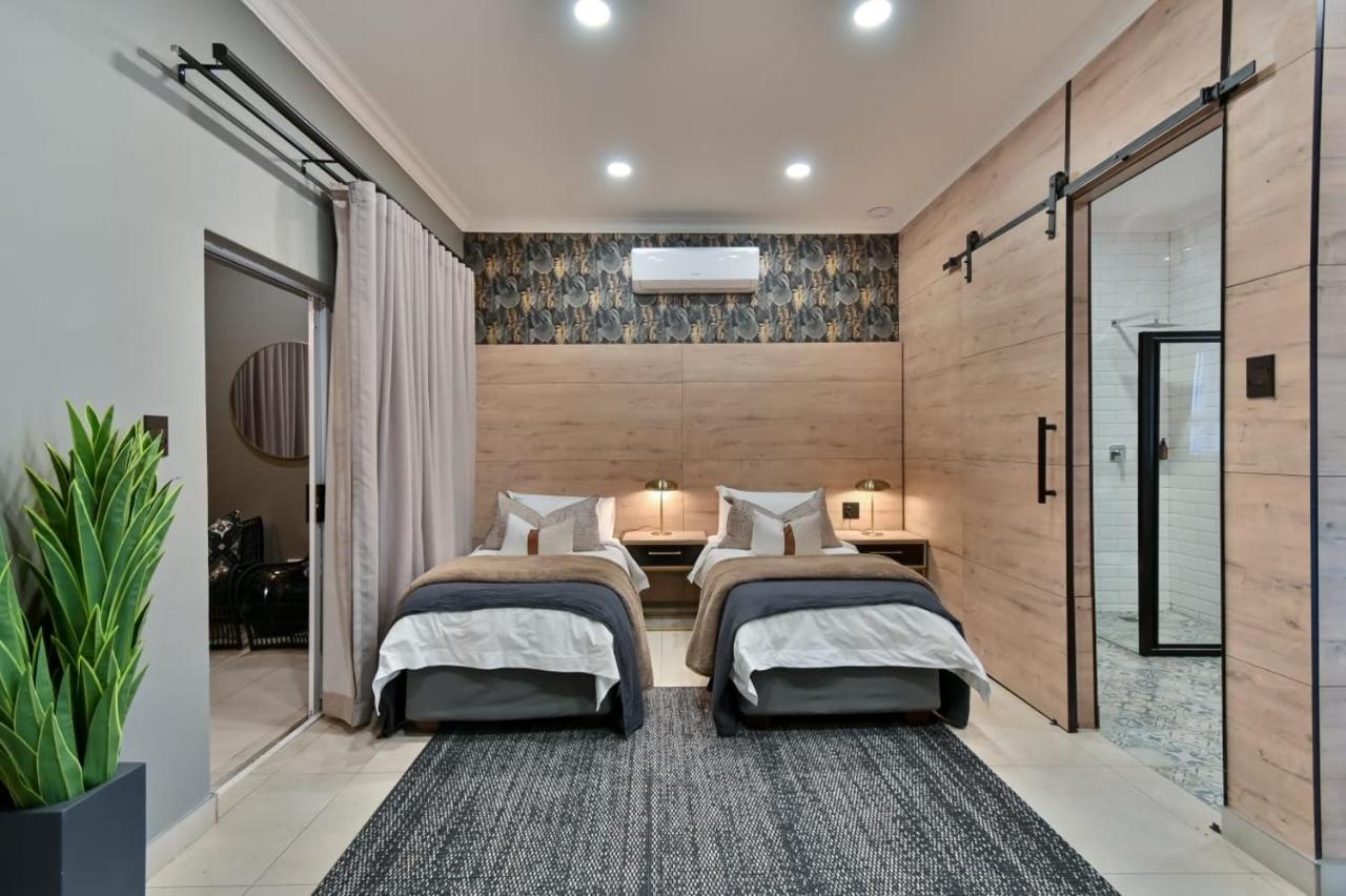 Superior King Suite