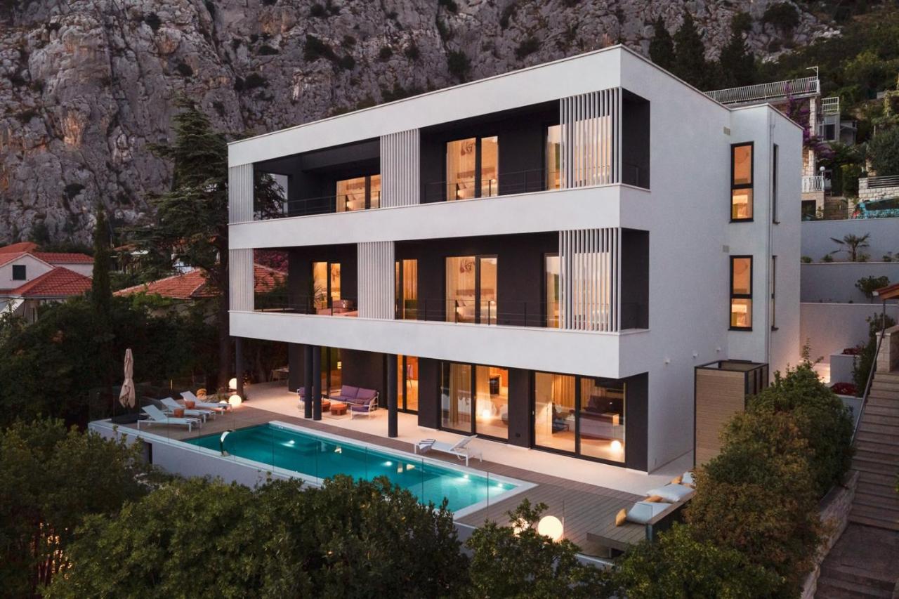 B&B Omiš - Seaview Villa Flora - Heated pool and Spa - Bed and Breakfast Omiš