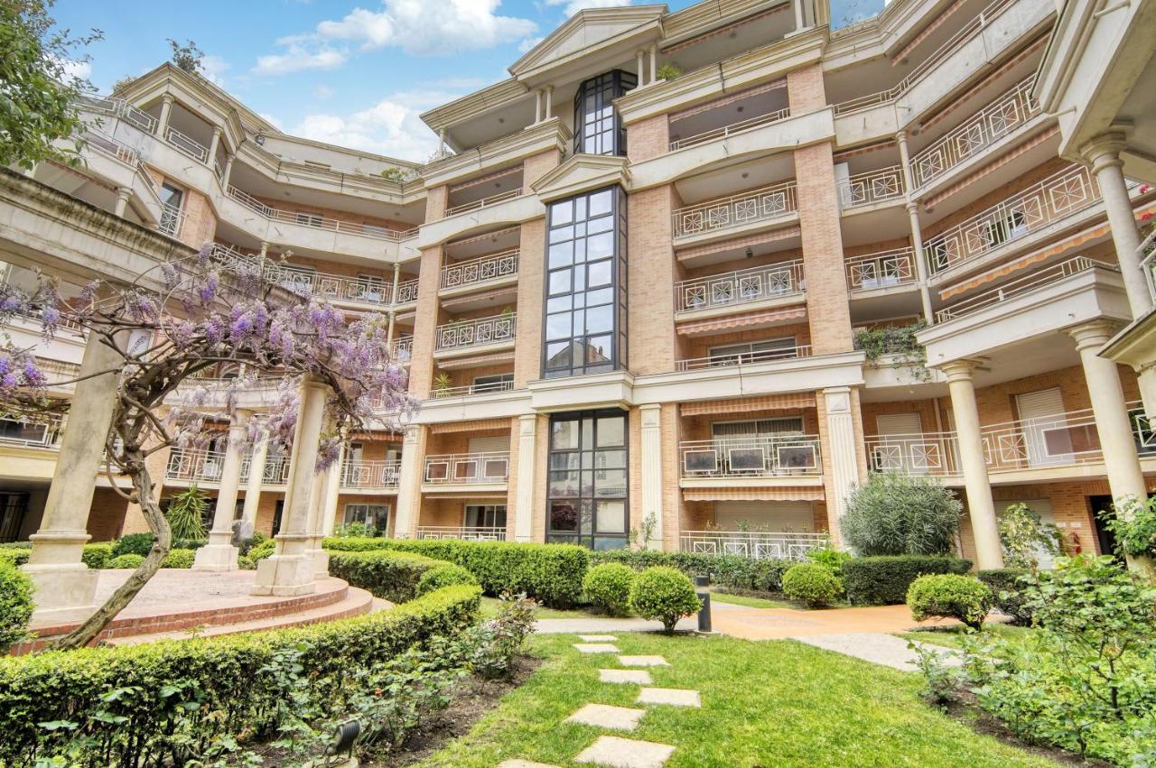 Prat d'Albis - Appt avec terrasse - B&B