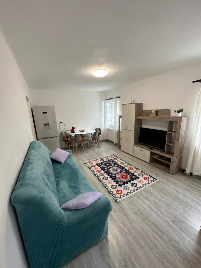 Nema s Apartment - B&B Braşov