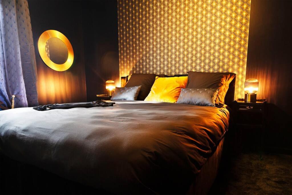 Le Carré Rose - Love Room proche de Rennes - Bed and Breakfast