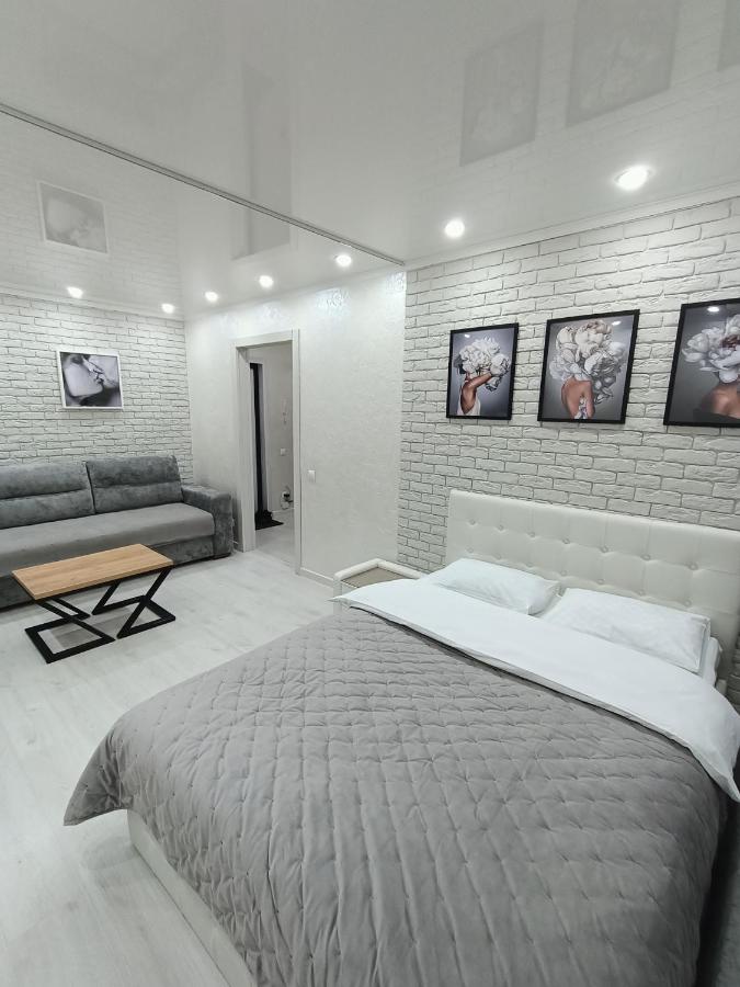 Дизайнерская квартира на Абая 102 - Ferienwohnung Petropawl