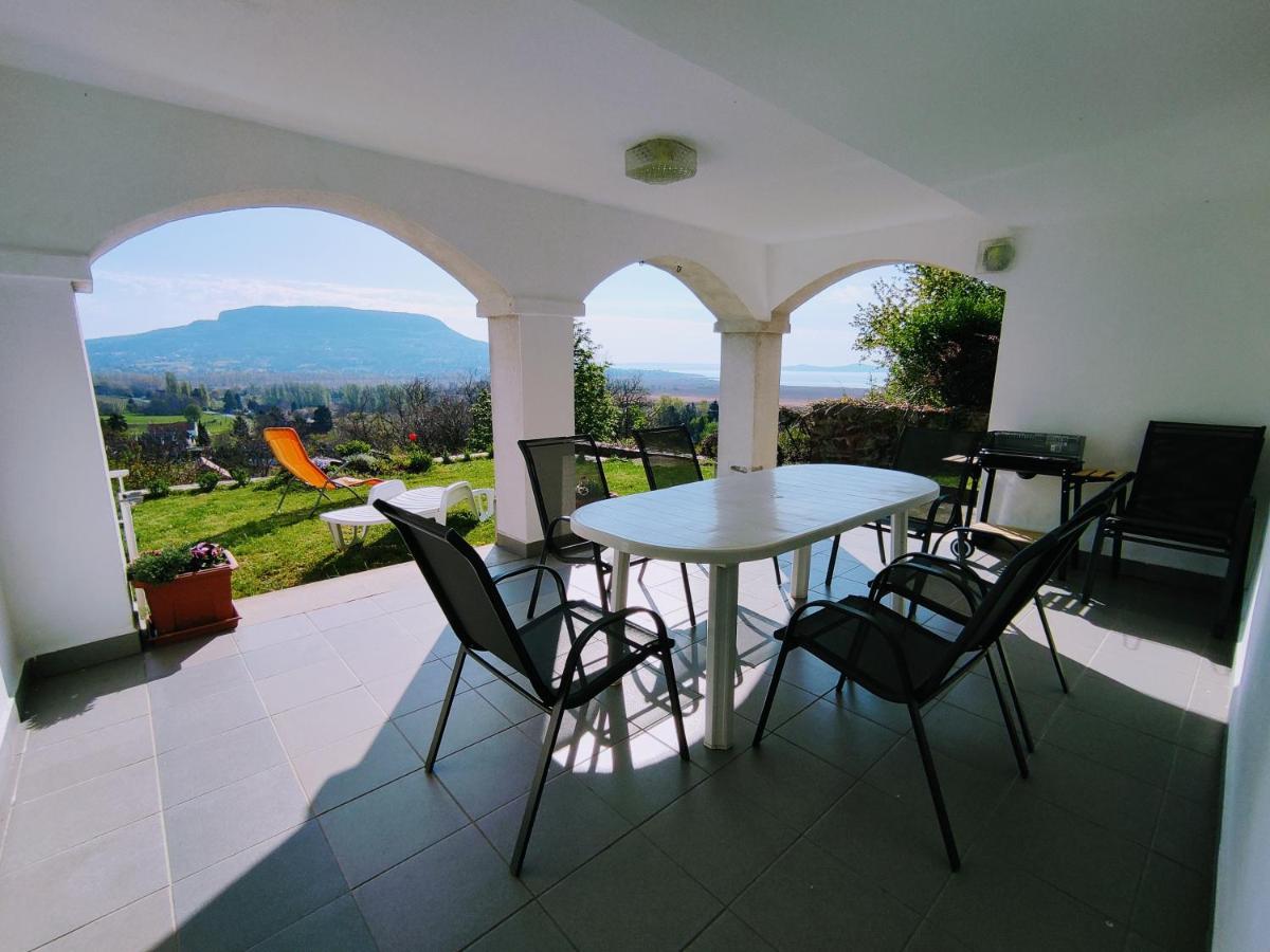 Délibáb Vendégház - B&B Szigliget