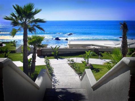 B&B Rosarito - 'Luxury Oceanfront Penthouse with Pools, Jacuzzis and Spectacular Ocean Views' - Bed and Breakfast Rosarito