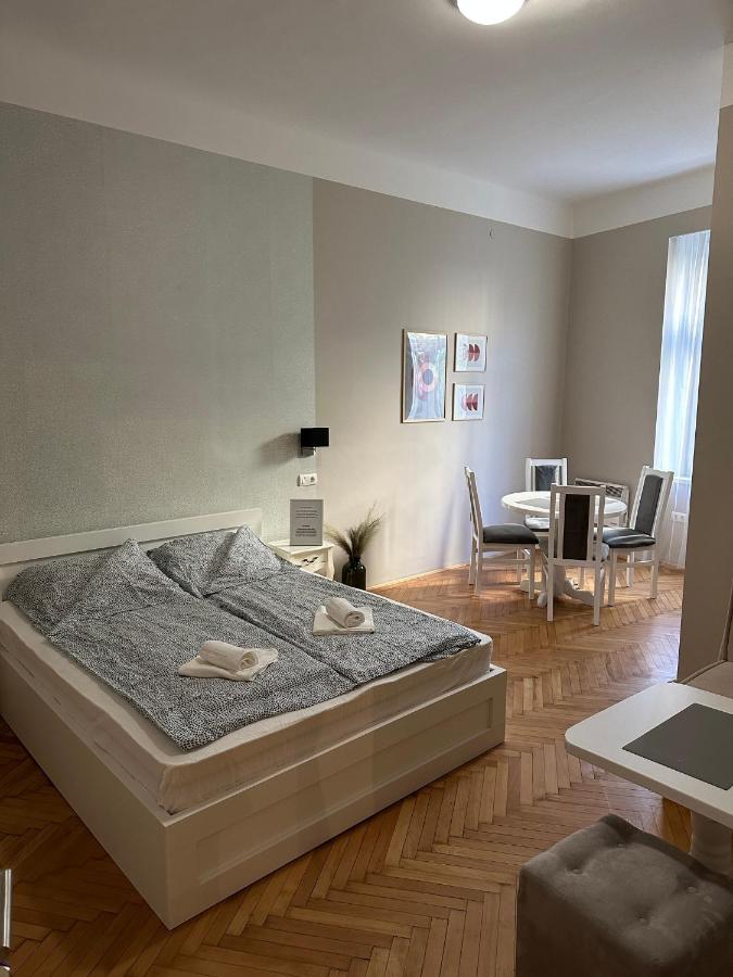 Nice 5 Apartments - Bed and Breakfast Sarajevo