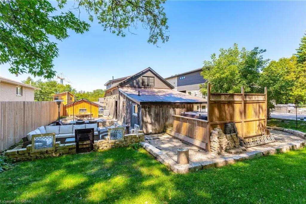 Elegant Elora Home with Stylish Décor - B&B