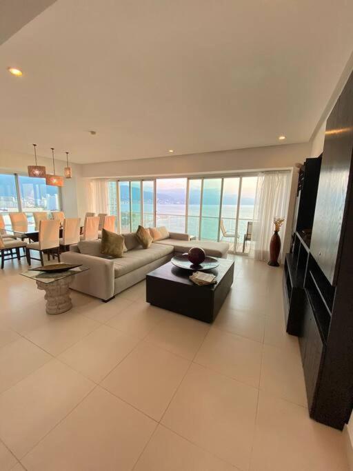 ICON Puerto Vallarta - beachfront, 3 bedrooms + studio - Ferienwohnung