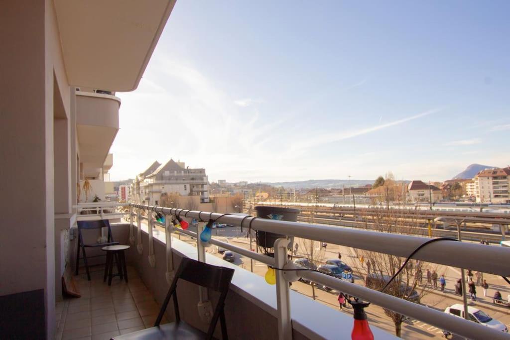Appartement T3 70m2 lumineux proche de la gare by ImmoConciergerie - Chambres d'hôtes Annecy
