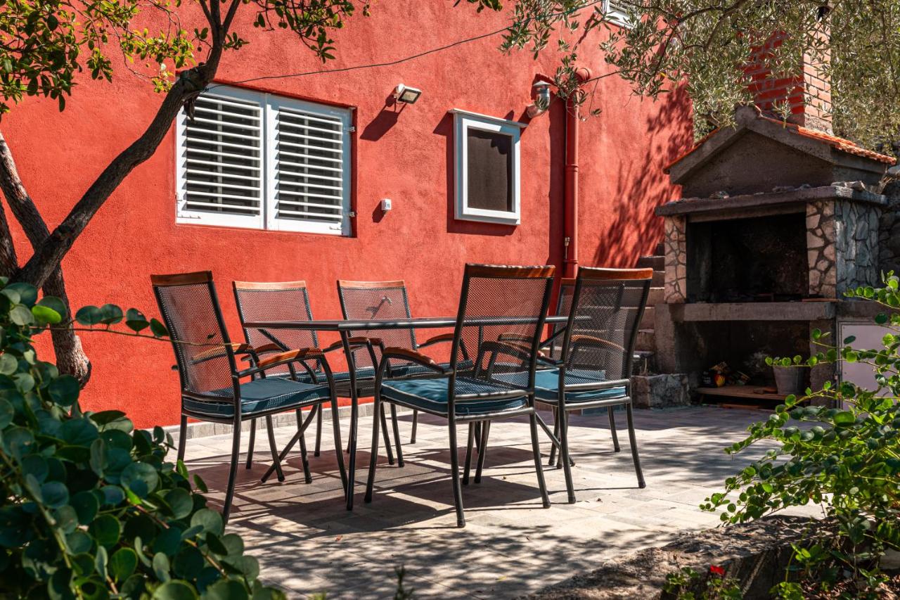 House Rosa - Holiday Home70 metres away from Picena Beach - Bed and Breakfast Vela Luka
