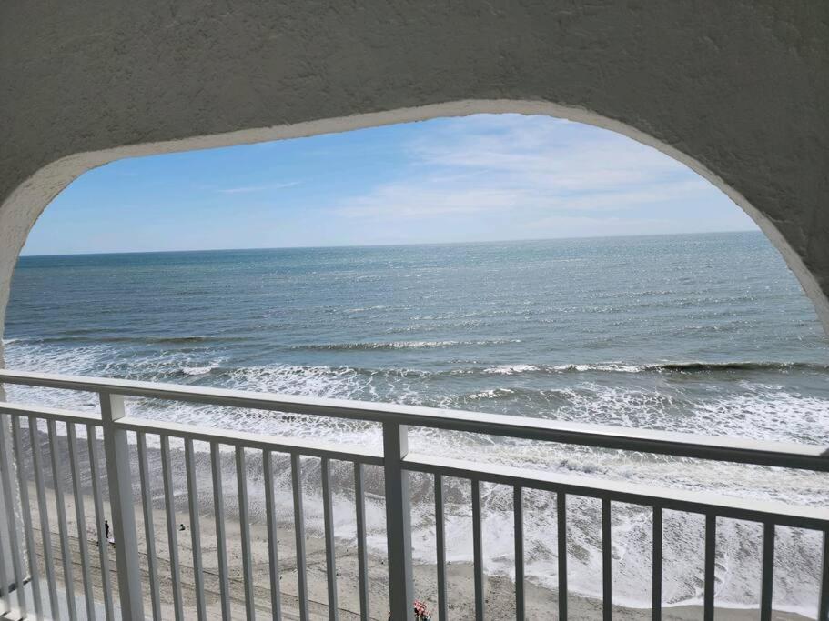 Oceanfront Efficiency T1104 - B&B