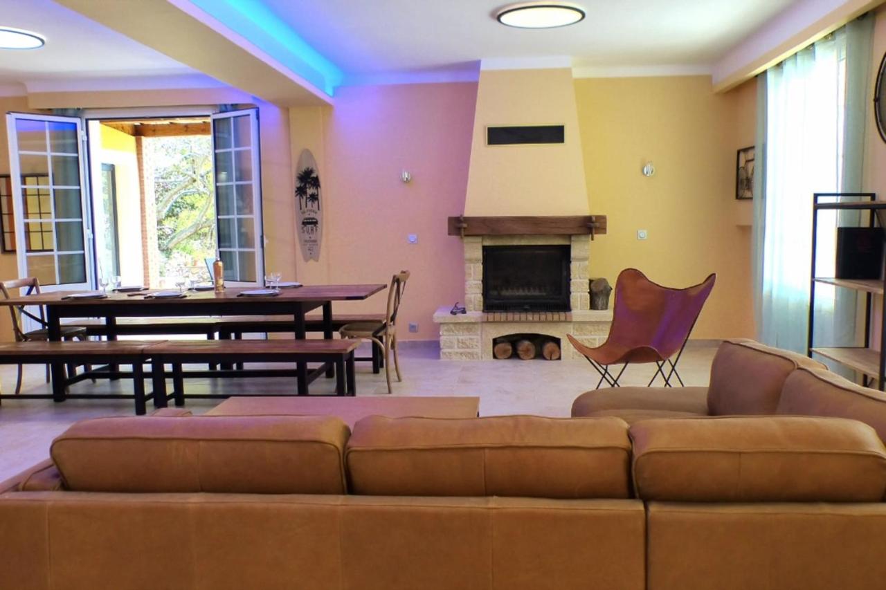 Bright house with garden and private pool - B&B