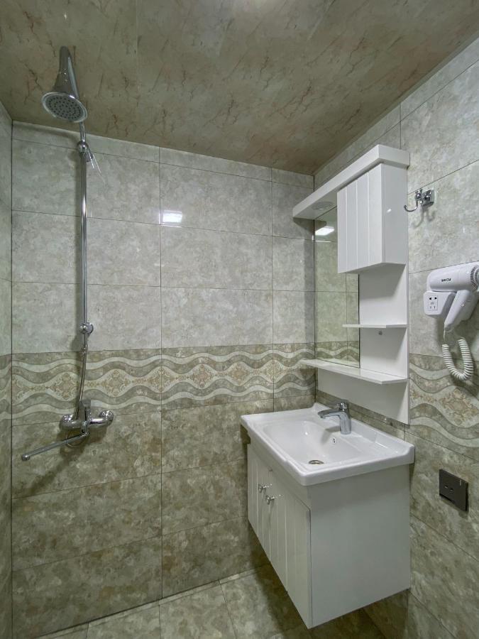 Standard Twin Room with Shared Bathroom