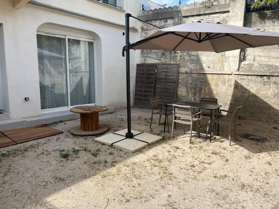 La Glycine - Parking gratuit - AC CLIM - Cour privé - - Chambres d’hôtes Villeneuve-lès-Avignon