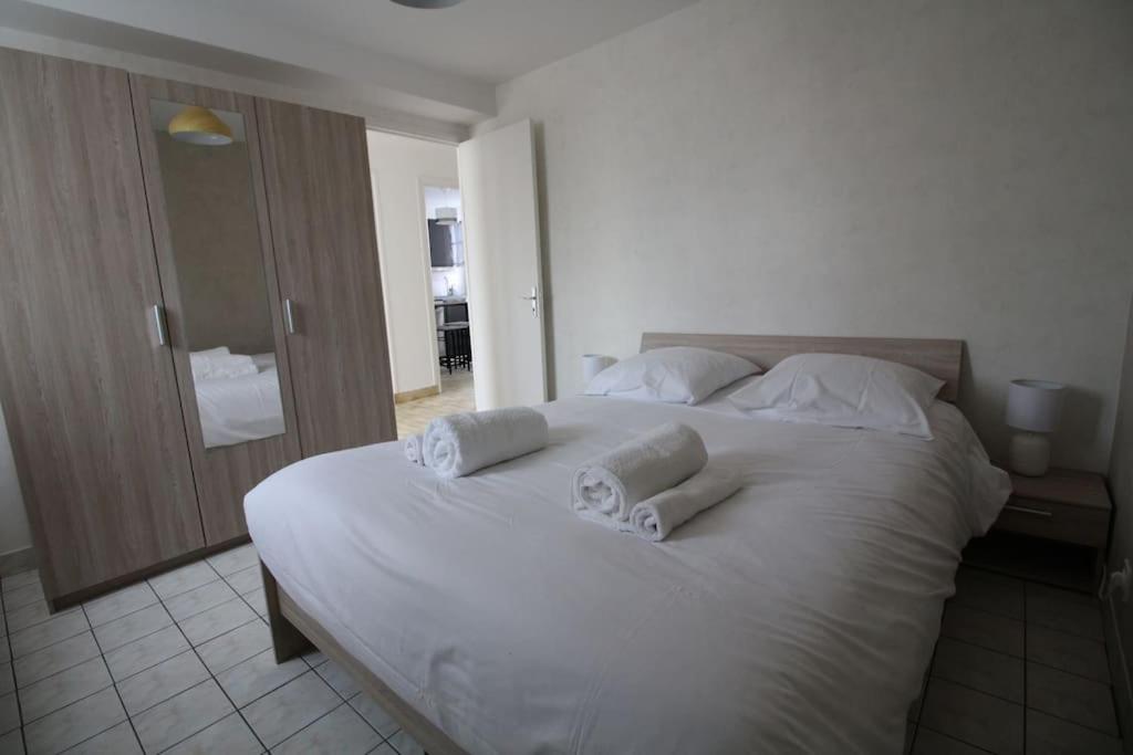 Joli T3 rénové / Wifi / Grand parking - Bed and Breakfast