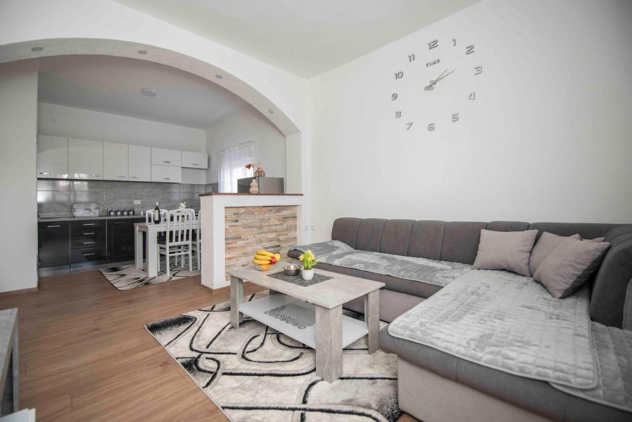 APARTMAN STAŠA - Bed and Breakfast Trebinje