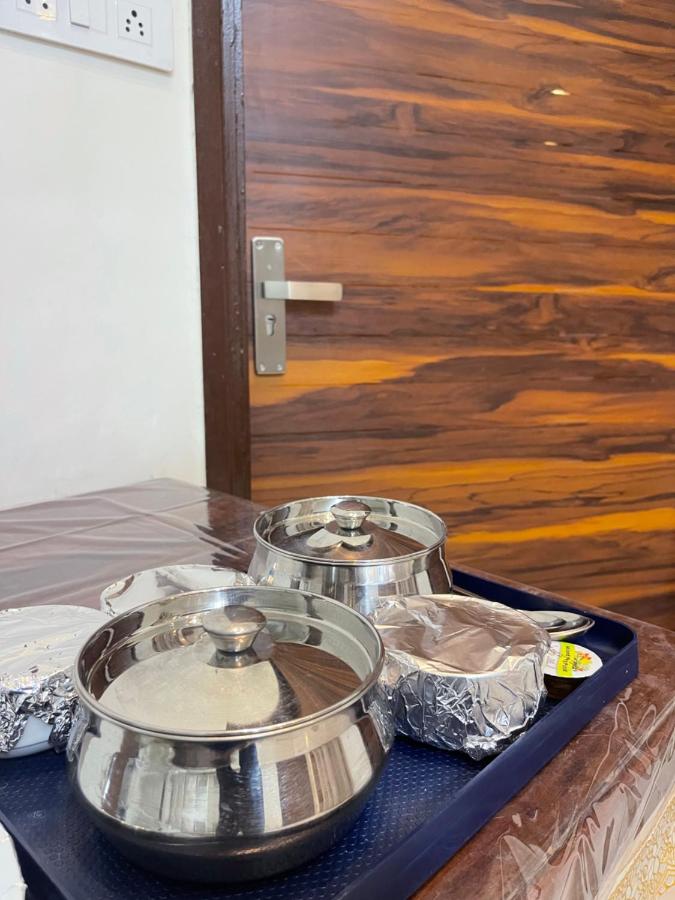 Homestay Comforts 500m from Amritsar Airport - B&B