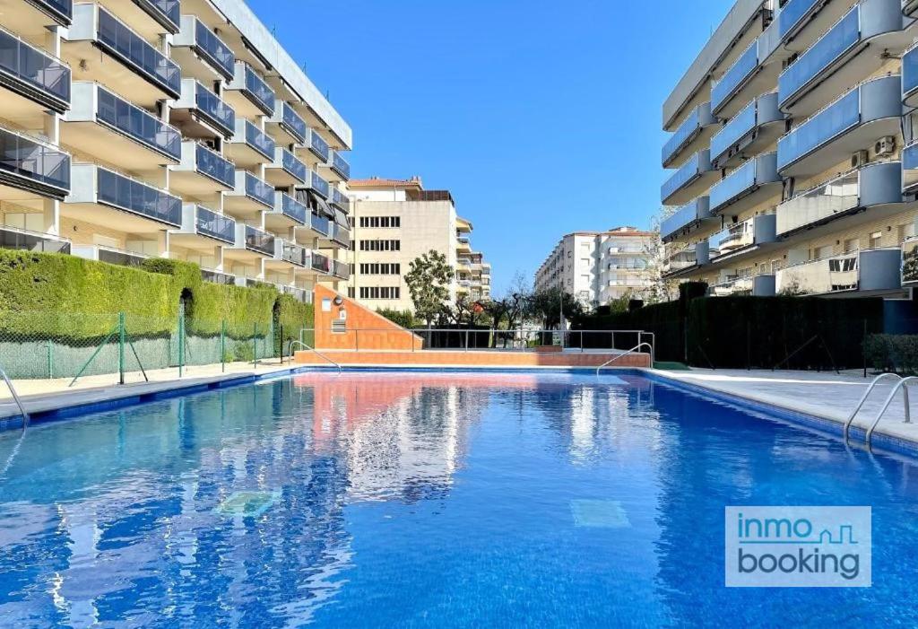 Nova Pineda , climatizado , piscina y a 230m de la playa. - B&B La Pineda